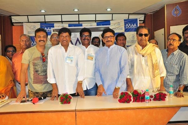 movie artist association,naresh,rajendhra prasad,murali mohan  కెసిఆర్ దారిలో మా యూనిట్!